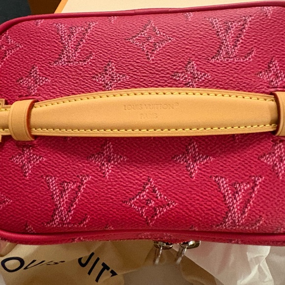 Louis Vuitton Red Monogram Cosmetic Case with Script Accent - Picture 4 of 7